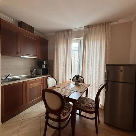Dawn Park Deluxe 3 Floor *