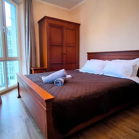 Dawn Park Deluxe 3 Floor Apartment